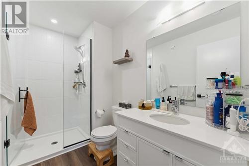 4793 Bank Street Unit#D, Ottawa, ON - Indoor Photo Showing Bathroom