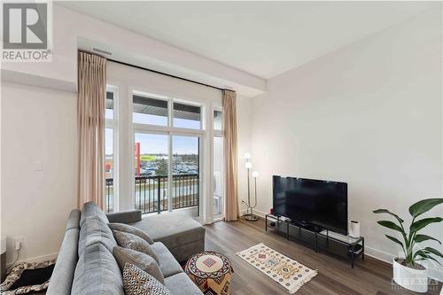 4793 Bank Street Unit#D, Ottawa, ON - Indoor Photo Showing Living Room