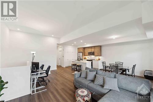 4793 Bank Street Unit#D, Ottawa, ON - Indoor Photo Showing Living Room