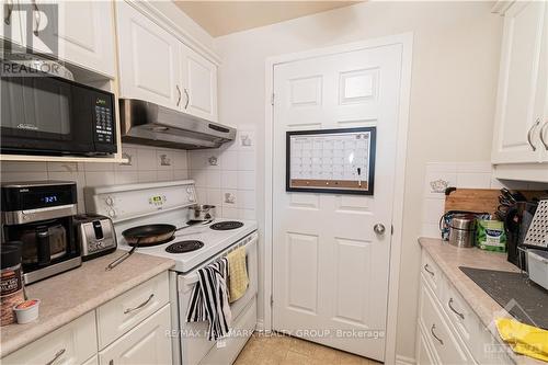 208 - 6376 Bilberry Drive, Ottawa, ON - Indoor Photo Showing Kitchen