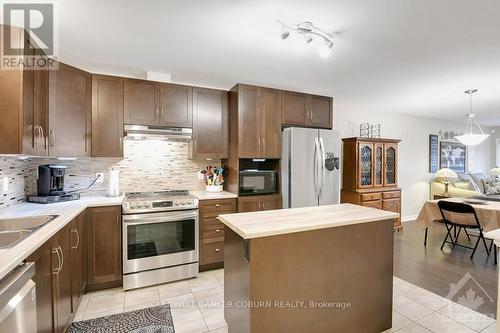 372 Solstice Crescent, Russell, ON - Indoor Photo Showing Kitchen With Upgraded Kitchen