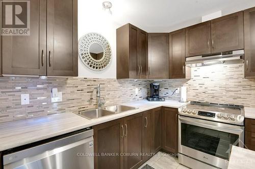 372 Solstice Crescent, Russell, ON - Indoor Photo Showing Kitchen With Double Sink