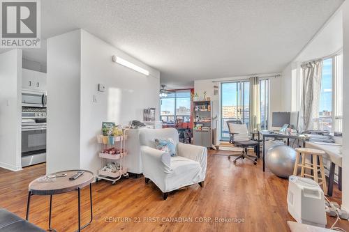 702 - 76 Base Line Road W, London, ON - Indoor Photo Showing Living Room