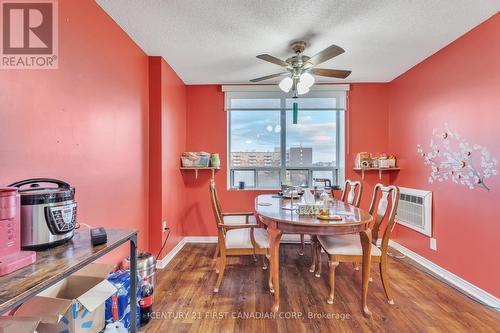 702 - 76 Base Line Road W, London, ON - Indoor Photo Showing Dining Room