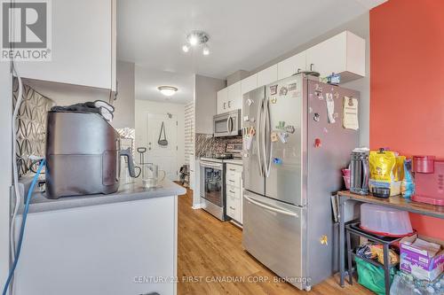 702 - 76 Base Line Road W, London, ON - Indoor Photo Showing Kitchen