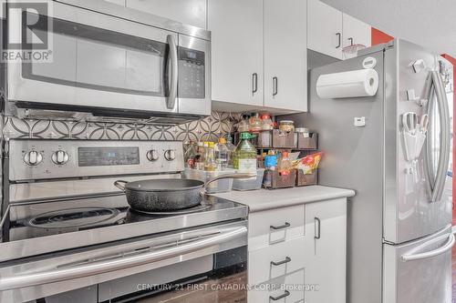 702 - 76 Base Line Road W, London, ON - Indoor Photo Showing Kitchen