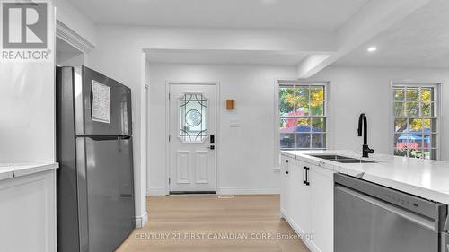 A - 48 Toulon Crescent, London, ON - Indoor Photo Showing Kitchen With Double Sink