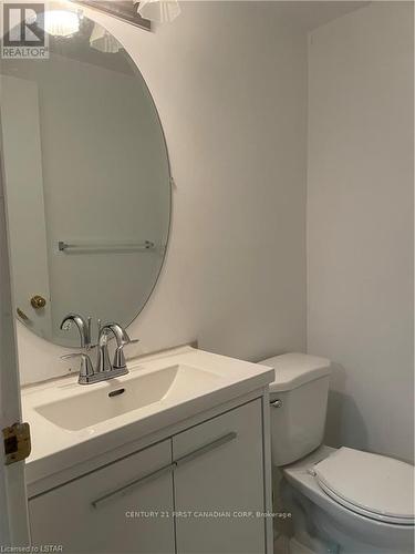 1044 Cree Avenue, Woodstock, ON - Indoor Photo Showing Bathroom