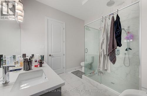 57 - 6990 Clayton Walk, London, ON - Indoor Photo Showing Bathroom