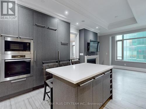 4701 - 311 Bay Street, Toronto, ON - Indoor Photo Showing Kitchen