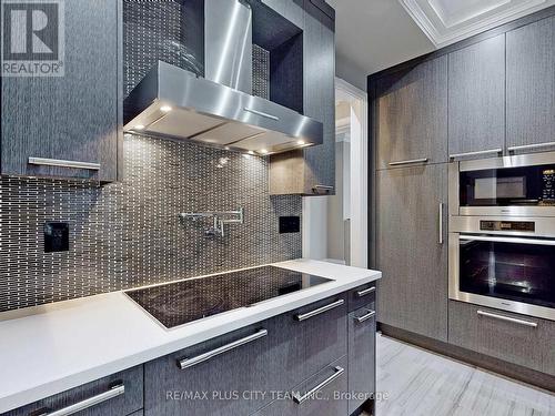 4701 - 311 Bay Street, Toronto, ON - Indoor Photo Showing Kitchen With Upgraded Kitchen