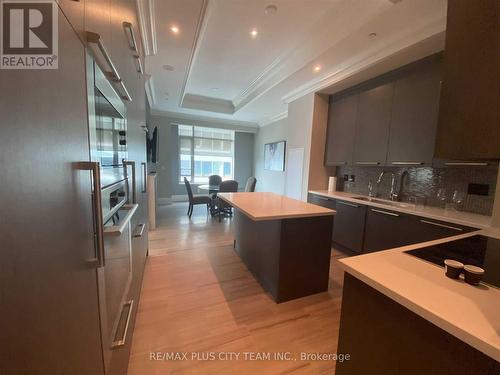 4701 - 311 Bay Street, Toronto, ON - Indoor Photo Showing Kitchen