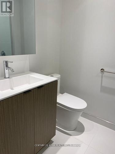 1005 - 20 Edward Street, Toronto, ON - Indoor Photo Showing Bathroom