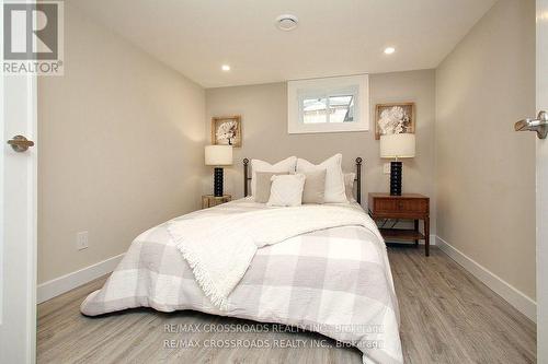 5 Independence Drive, Toronto, ON - Indoor Photo Showing Bedroom