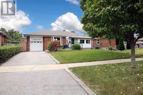 5 Independence Drive, Toronto, ON - Outdoor With Facade