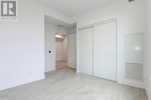 A1605 - 30 Upper Mall Way, Vaughan, ON - Indoor Photo Showing Other Room