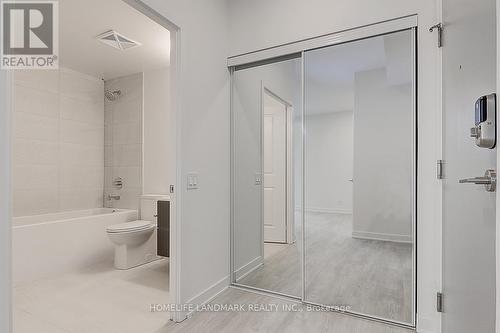 A1605 - 30 Upper Mall Way, Vaughan, ON - Indoor Photo Showing Bathroom