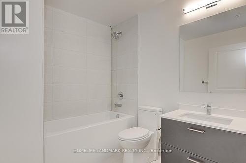 A1605 - 30 Upper Mall Way, Vaughan, ON - Indoor Photo Showing Bathroom