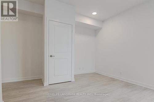 A1605 - 30 Upper Mall Way, Vaughan, ON - Indoor Photo Showing Other Room