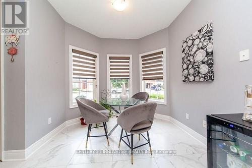 18 Faldo'S Flight, Whitchurch-Stouffville, ON - Indoor Photo Showing Dining Room