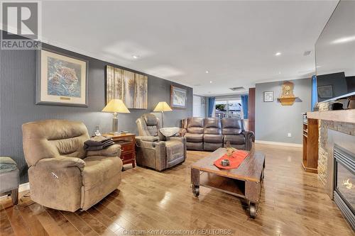 112 Victoria Street, Merlin, ON - Indoor Photo Showing Living Room With Fireplace