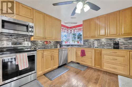 112 Victoria Street, Merlin, ON - Indoor Photo Showing Kitchen