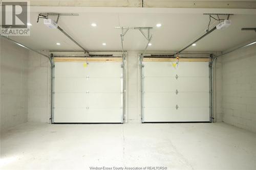 935 Langlois Avenue Unit# Garage, Windsor, ON - Indoor Photo Showing Garage