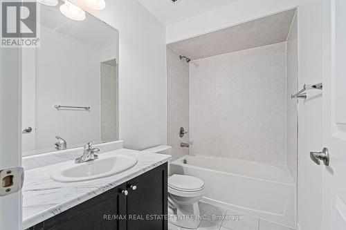 12 Heming Trail, Hamilton, ON - Indoor Photo Showing Bathroom