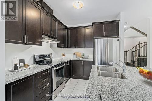 12 Heming Trail, Hamilton, ON - Indoor Photo Showing Kitchen With Stainless Steel Kitchen With Double Sink With Upgraded Kitchen