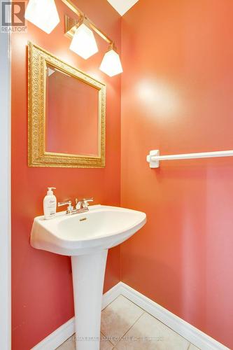 874 Shelborne Street, London, ON - Indoor Photo Showing Bathroom