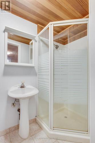 874 Shelborne Street, London, ON - Indoor Photo Showing Bathroom