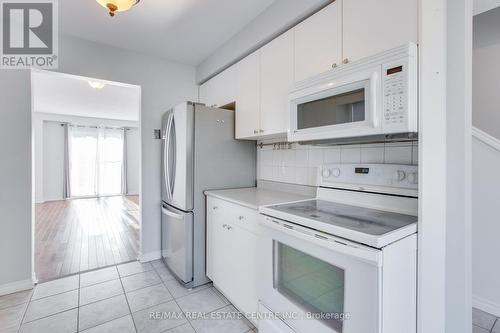 874 Shelborne Street, London, ON - Indoor Photo Showing Kitchen