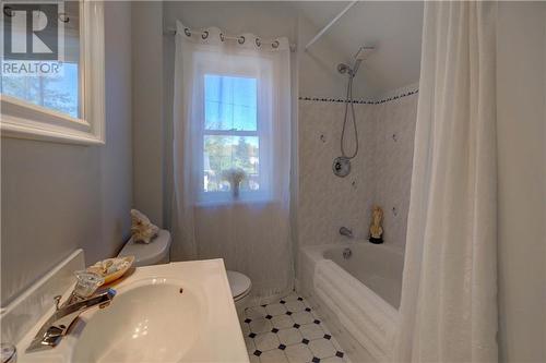 84 Beckwith Street E, Perth, ON - Indoor Photo Showing Bathroom