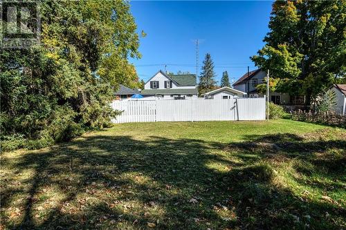 84 Beckwith Street E, Perth, ON - Outdoor