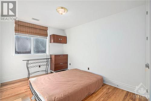 400 Mcleod Street, Ottawa, ON - Indoor Photo Showing Bedroom