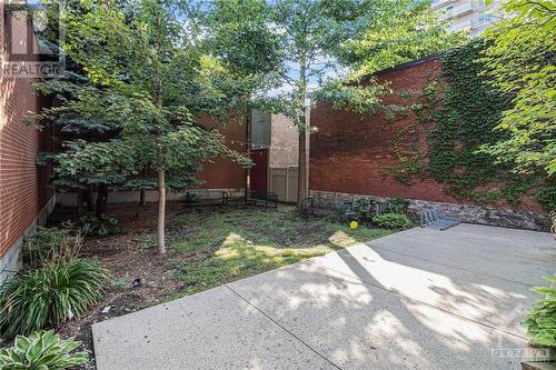 400 Mcleod Street, Ottawa, ON - Outdoor