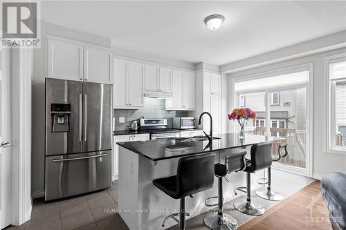 716 Summergaze Street, Ottawa, ON - Indoor Photo Showing Kitchen With Upgraded Kitchen