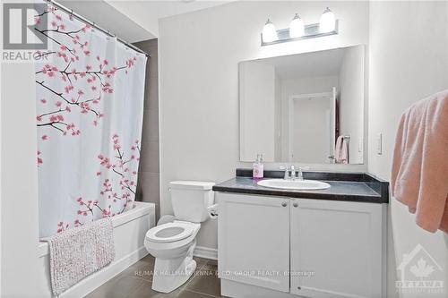 716 Summergaze Street, Ottawa, ON - Indoor Photo Showing Bathroom