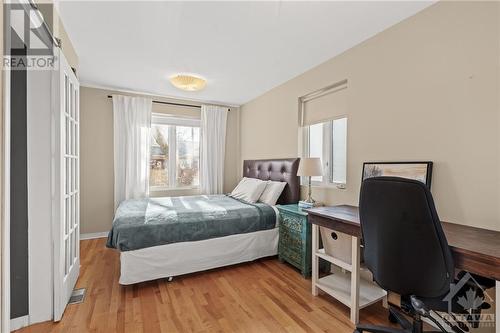 12 Queen Mary Street, Ottawa, ON - Indoor Photo Showing Bedroom