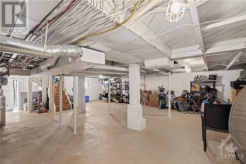 12 Queen Mary Street, Ottawa, ON - Indoor Photo Showing Garage