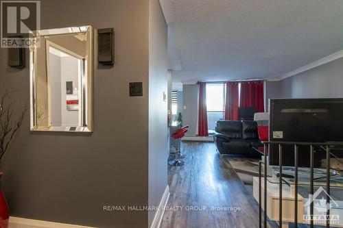 649 - 515 St Laurent Boulevard, Ottawa, ON - Indoor