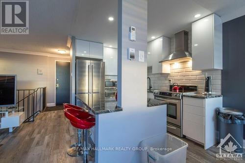 649 - 515 St Laurent Boulevard, Ottawa, ON - Indoor Photo Showing Kitchen