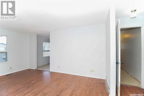 58 Hooper Bay, Regina, SK - Indoor Photo Showing Other Room