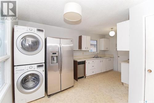 58 Hooper Bay, Regina, SK - Indoor Photo Showing Laundry Room