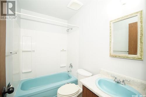 58 Hooper Bay, Regina, SK - Indoor Photo Showing Bathroom