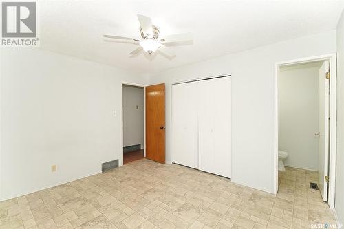 58 Hooper Bay, Regina, SK - Indoor Photo Showing Other Room