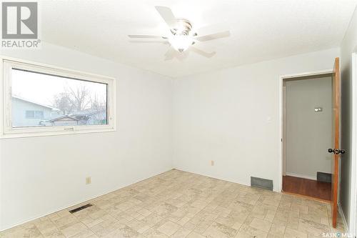 58 Hooper Bay, Regina, SK - Indoor Photo Showing Other Room