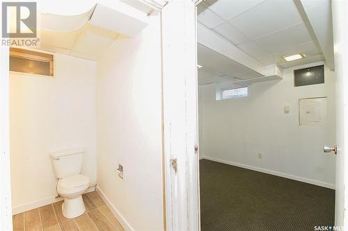 58 Hooper Bay, Regina, SK - Indoor Photo Showing Bathroom