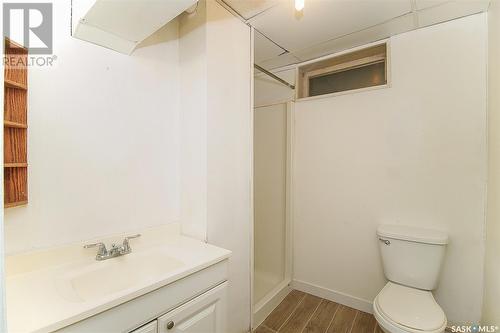 58 Hooper Bay, Regina, SK - Indoor Photo Showing Bathroom