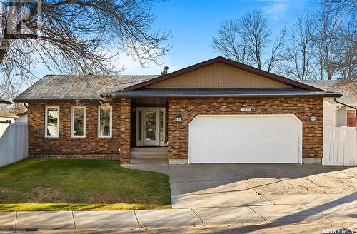 2810 More Crescent E, Regina, SK - Outdoor